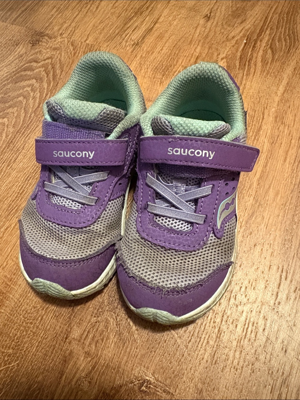 Saucony Toddler Girls Purple and Gray Hook-and-Loop Sneakers Size 7.5
